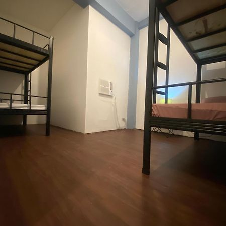 Lime Lite Manila Hostel Makati City Exterior photo
