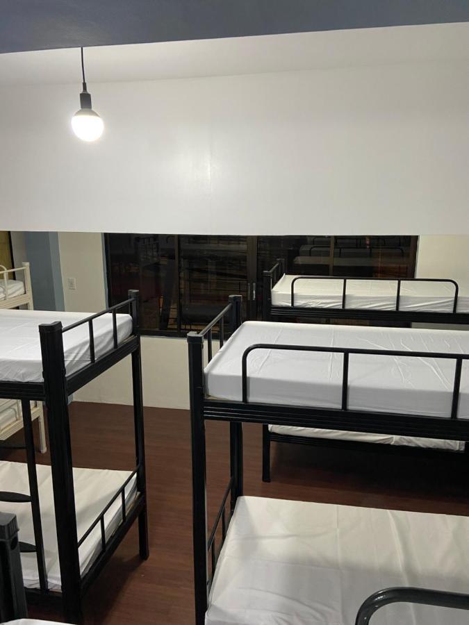 Lime Lite Manila Hostel Makati City Exterior photo