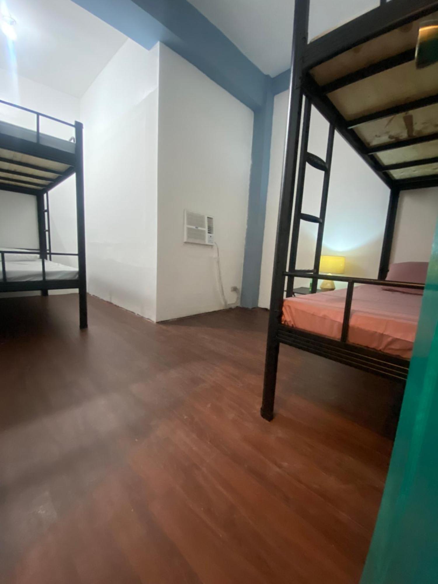 Lime Lite Manila Hostel Makati City Exterior photo